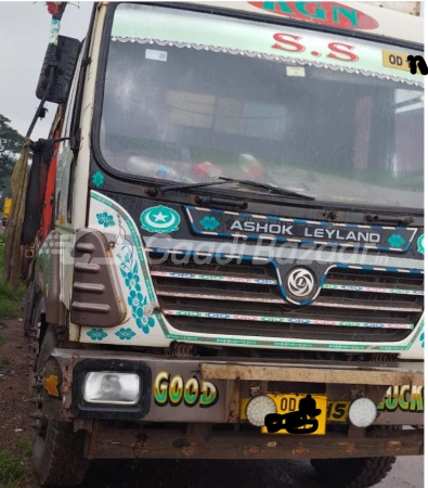 ASHOK LEYLAND U 3718