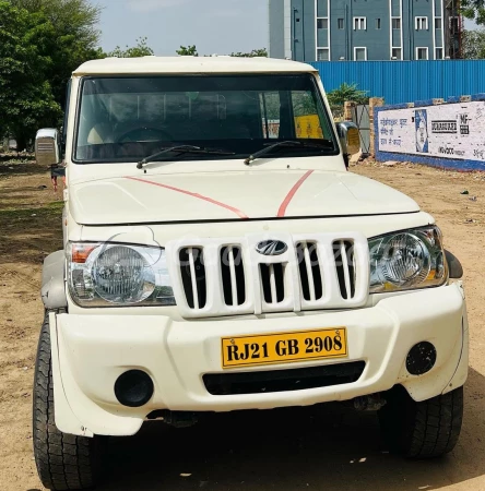 MAHINDRA Bolero Camper