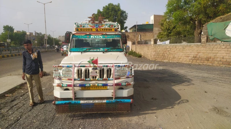 MAHINDRA Bolero Pik-Up