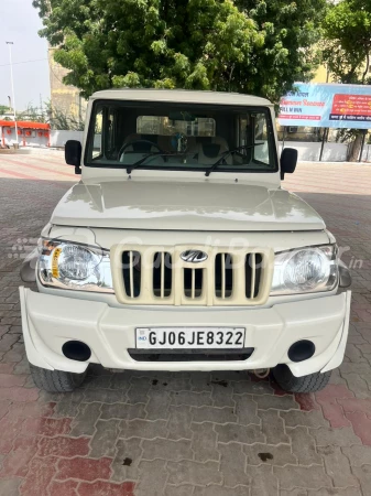 MAHINDRA Bolero Camper