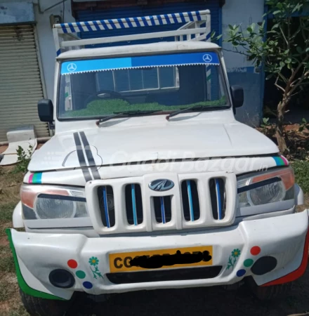 MAHINDRA Bolero Pik-Up