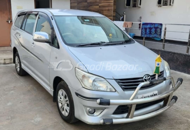 TOYOTA Innova [2012-2013]