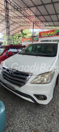 TOYOTA INNOVA