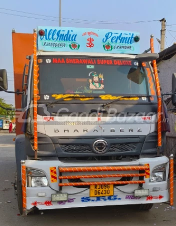 DAIMLER INDIA COMMERCIAL VEHICLES 1917R