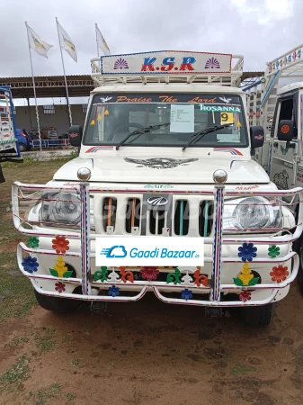 MAHINDRA Bolero Maxitruck Plus