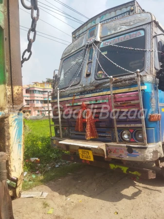 ASHOK LEYLAND 3118 LA (Super)