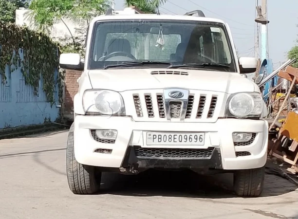 MAHINDRA Scorpio [2009-2014]