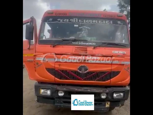 TATA MOTORS  SIGNA 4923