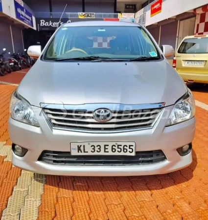 TOYOTA Innova [2013-2014]