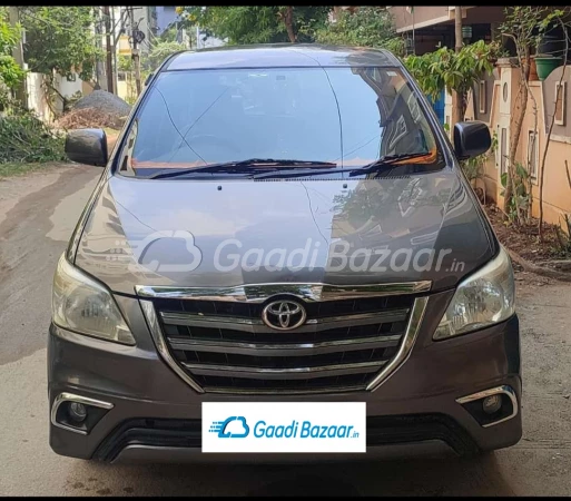 TOYOTA INNOVA