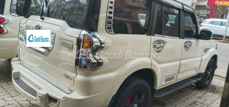 MAHINDRA Scorpio [2006-2009]