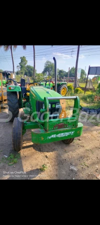 John Deere 5050 E