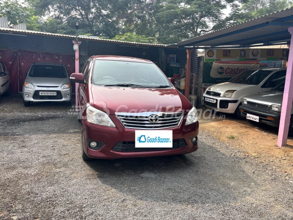 TOYOTA INNOVA