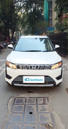 MAHINDRA XUV300