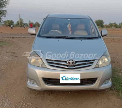 TOYOTA INNOVA