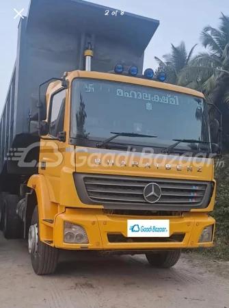 BharatBenz 1215R