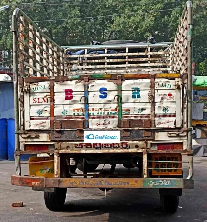 MAHINDRA Bolero Pik-Up