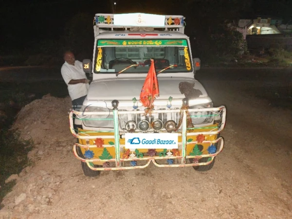 MAHINDRA Bolero Maxitruck CNG