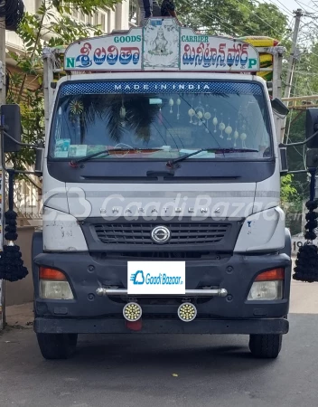 DAIMLER INDIA COMMERCIAL VEHICLES 1617 R