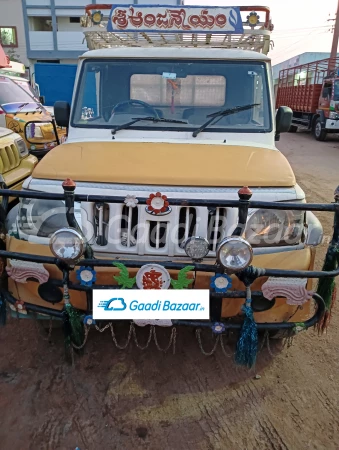 MAHINDRA Bolero Pik-Up