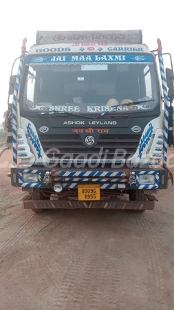 ASHOK LEYLAND 3118 LA (Super)