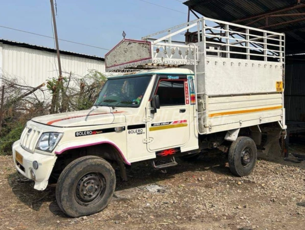 MAHINDRA Bolero Pik-Up