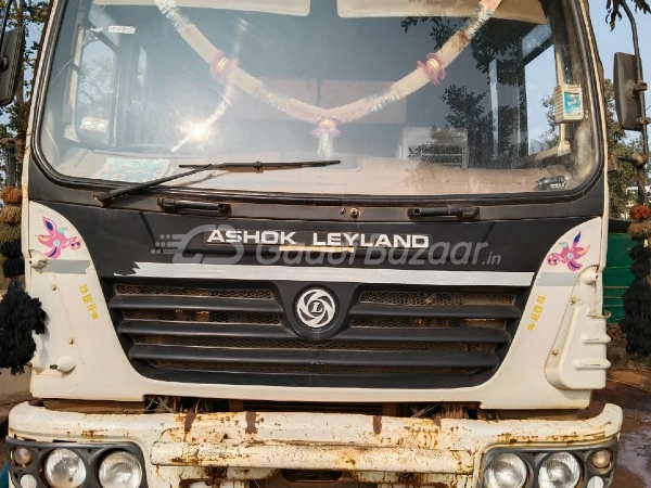 ASHOK LEYLAND U 3718