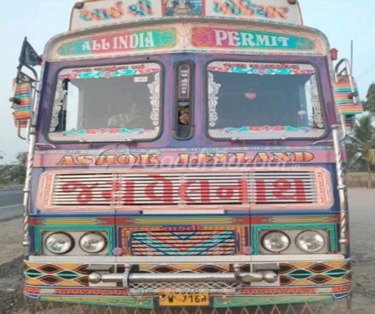 ASHOK LEYLAND 3118 LA (Super)