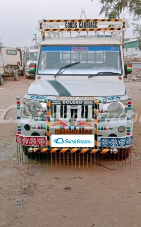 MAHINDRA Bolero Maxitruck Plus