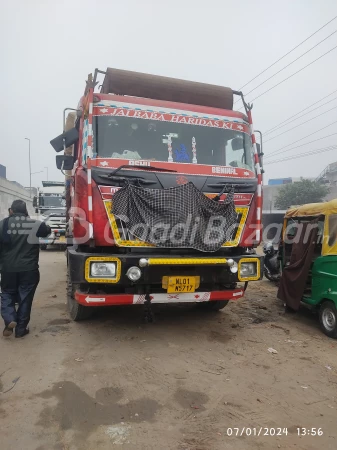 MAHINDRA  TRUXO 37