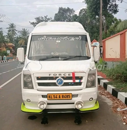 FORCE MOTORS TRAVELLER