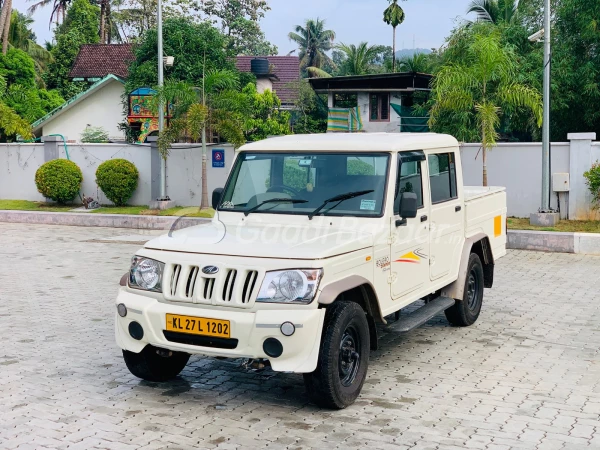 MAHINDRA Bolero Camper