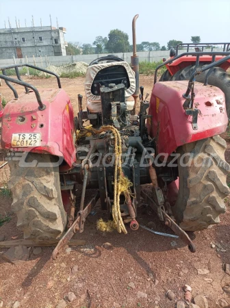 MAHINDRA Yuvo 575 Di