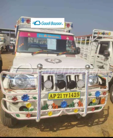 MAHINDRA Bolero Maxitruck Plus