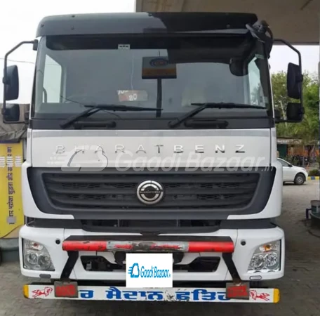 DAIMLER INDIA COMMERCIAL VEHICLES 4928 TT 