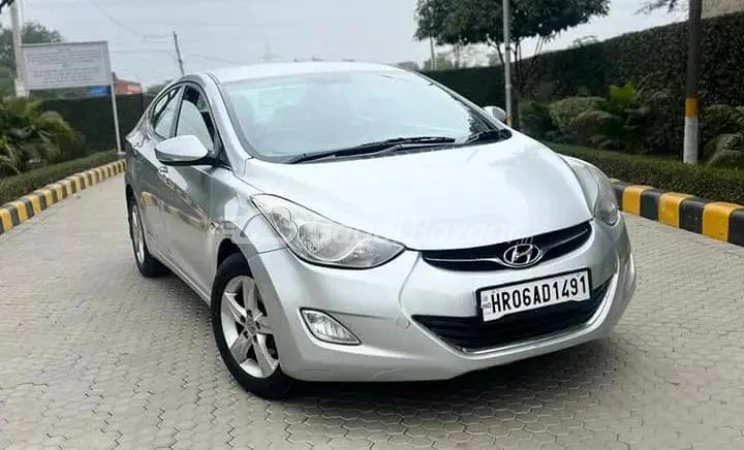 HYUNDAI ELANTRA