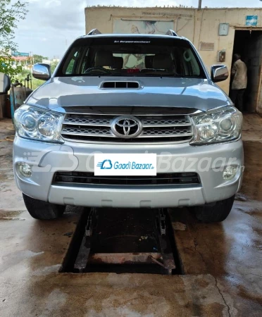 TOYOTA FORTUNER