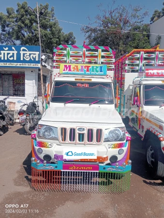 MAHINDRA Bolero Pik-Up