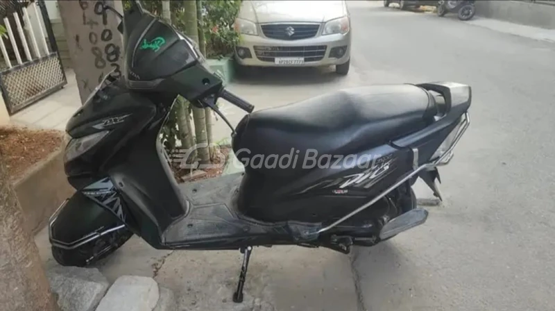 Dio scooty second hand price hot sale