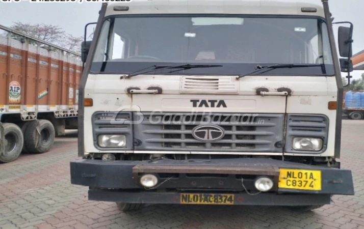 TATA MOTORS  SIGNA 4923