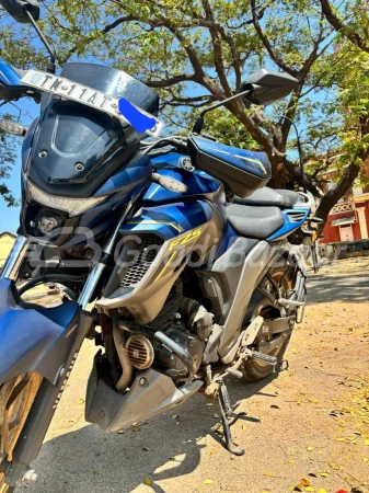 Yamaha FZ25