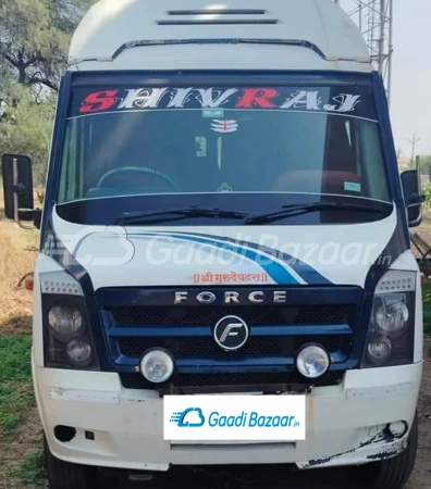  FORCE MOTORS TRAVELLER T1