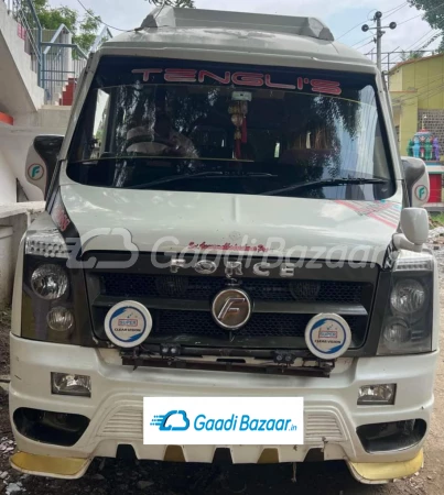  FORCE MOTORS TRAVELLER T1