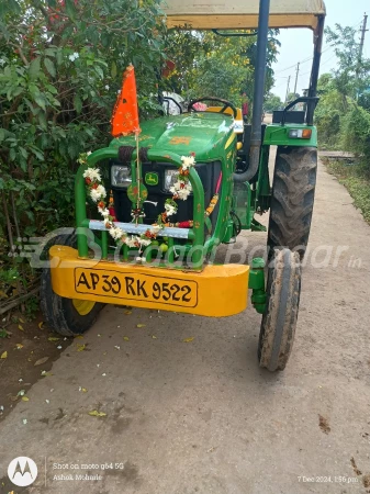 John Deere 5105