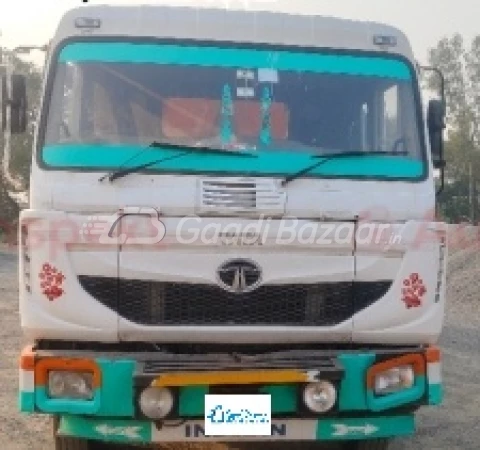 TATA MOTORS  SIGNA 4923