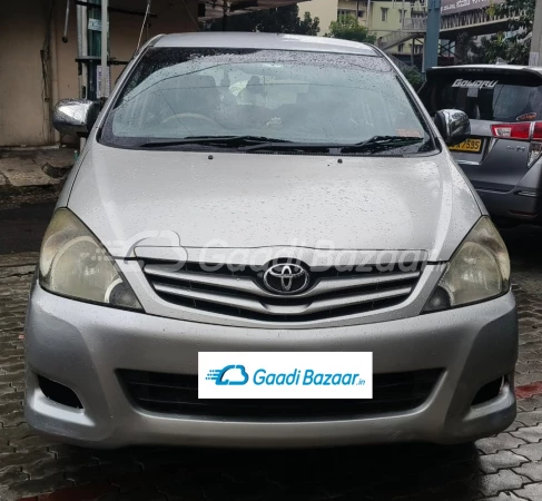 TOYOTA INNOVA