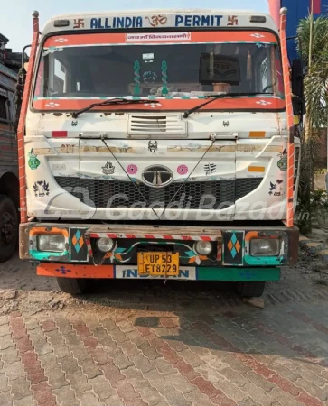 TATA MOTORS  SIGNA 4923