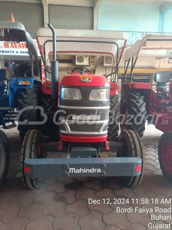 MAHINDRA Yuvo 575 Di