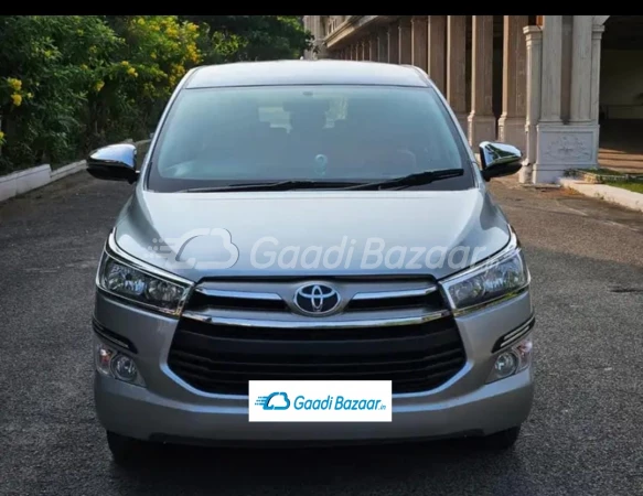 TOYOTA INNOVA CRYSTA