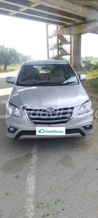 TOYOTA INNOVA